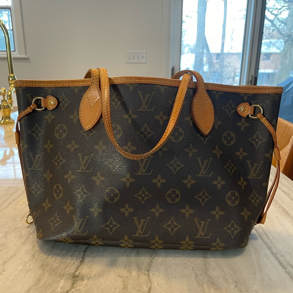 Louis Vuitton Neverfull PM in Monogram Canvas and Vachetta Leather